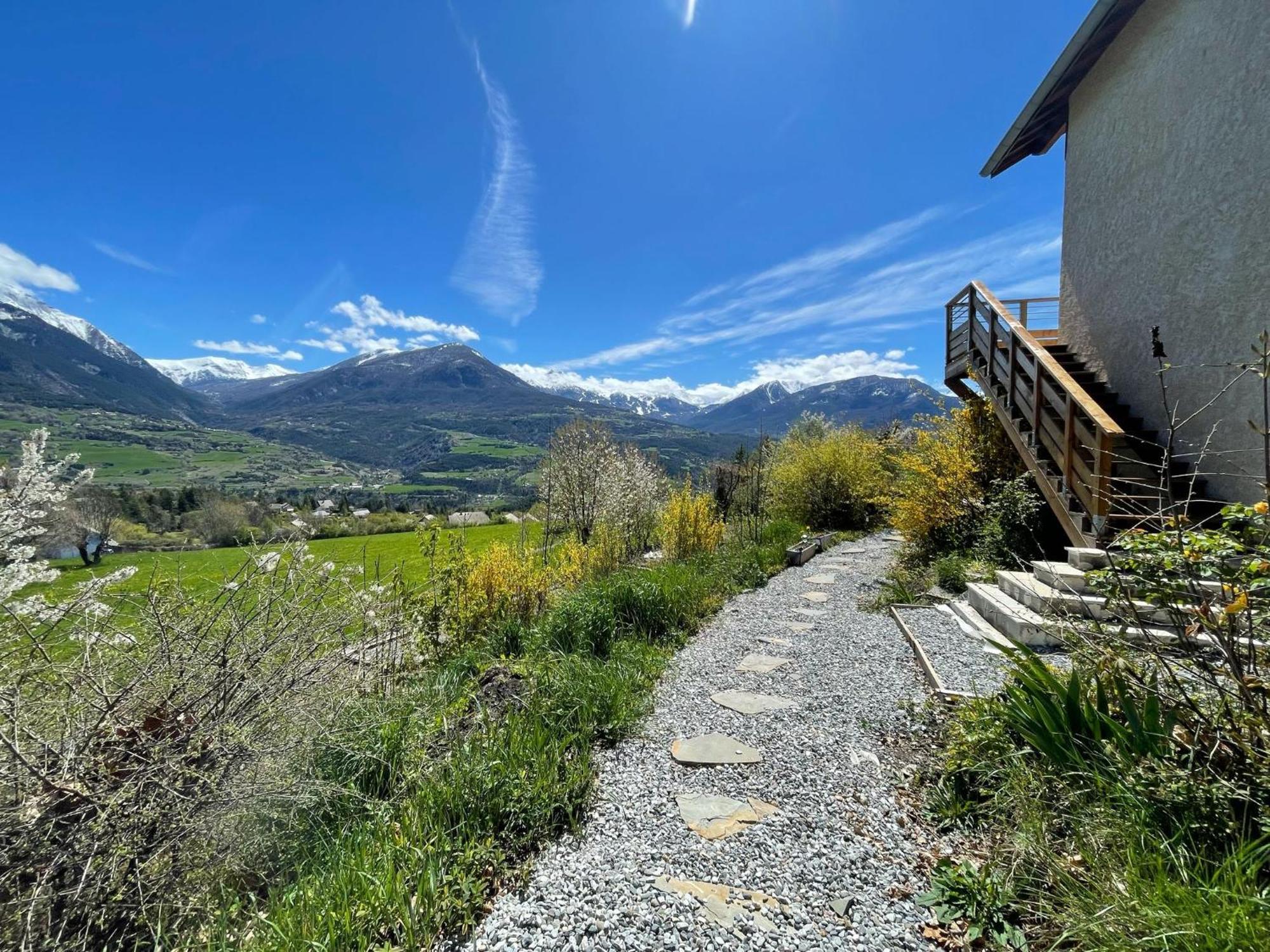 אמבראן Gite Confort 15 Couchages, Vue Panoramique Montagne Hautes Alpes, Terrasses מראה חיצוני תמונה