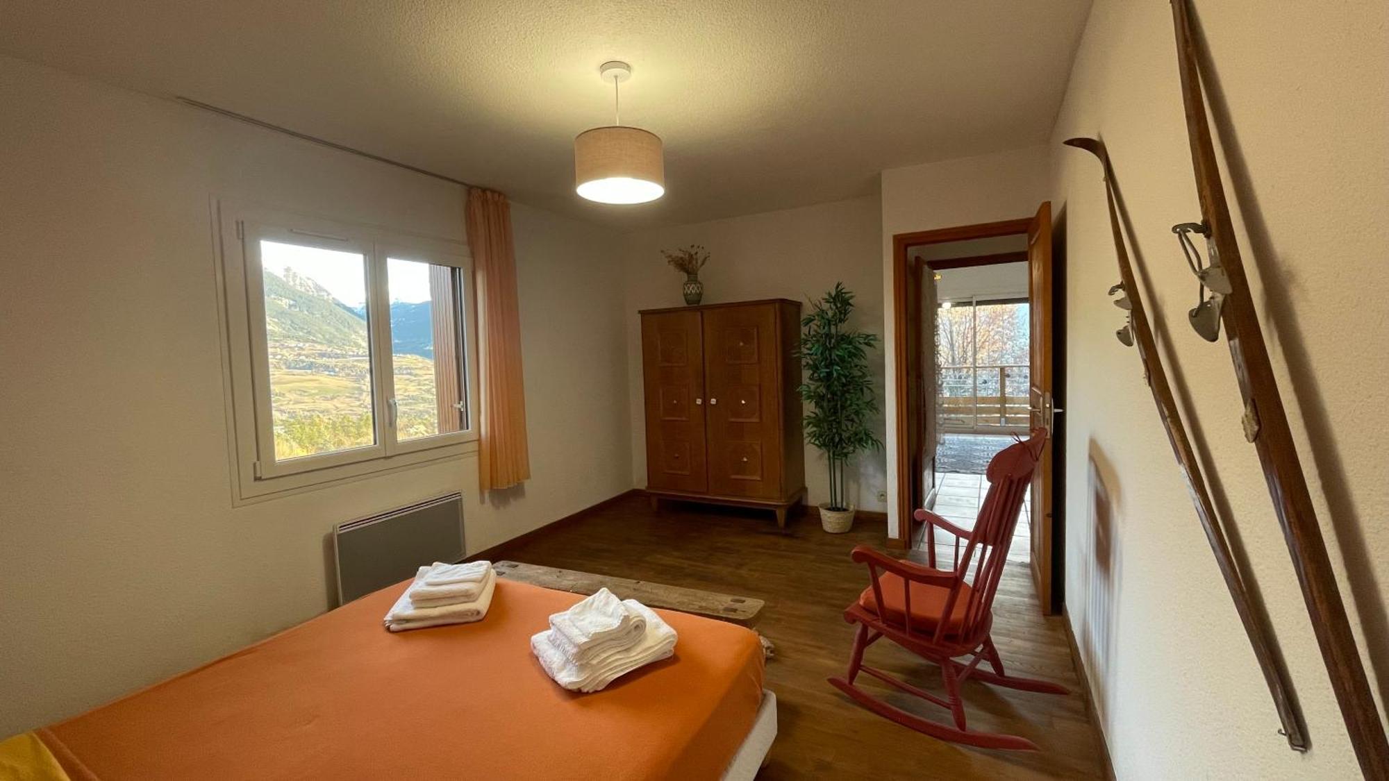 אמבראן Gite Confort 15 Couchages, Vue Panoramique Montagne Hautes Alpes, Terrasses מראה חיצוני תמונה